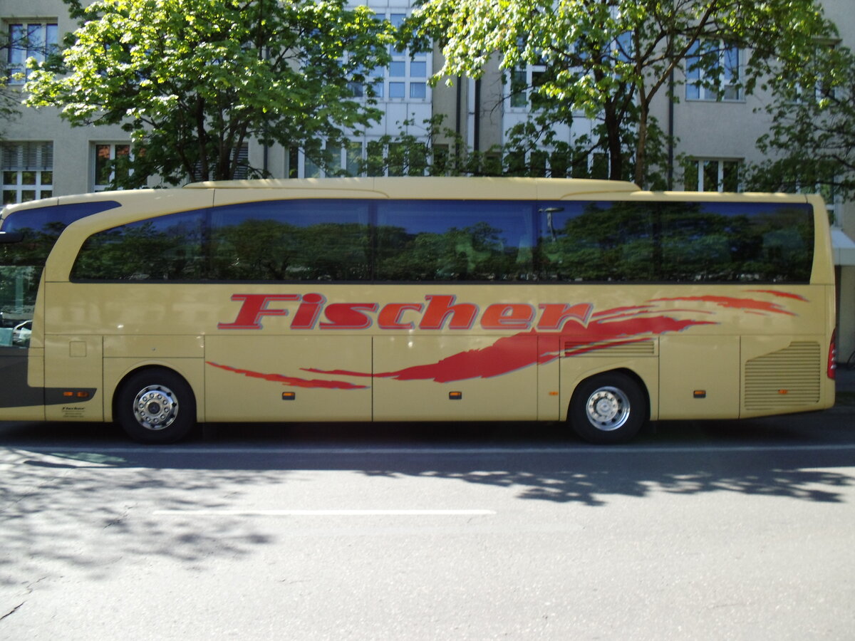 Fischer, Weilheim - Mercedes Benz Travego am 17. April 2014 in Mnchen (Aufnahme: Martin Beyer)