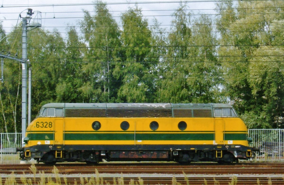 Flankblick auf 6328 in Mons am 12 September 2009.