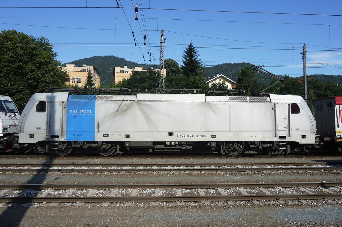 Flankschùss von 186 286 in Kufstein am 2 Juli 2014.