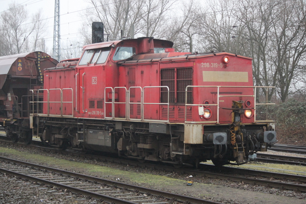 Fotografenglck die 2. gegen 11.55 Uhr stand die 298 319-5 erneut in Rostock-Bramow.02.02.2019