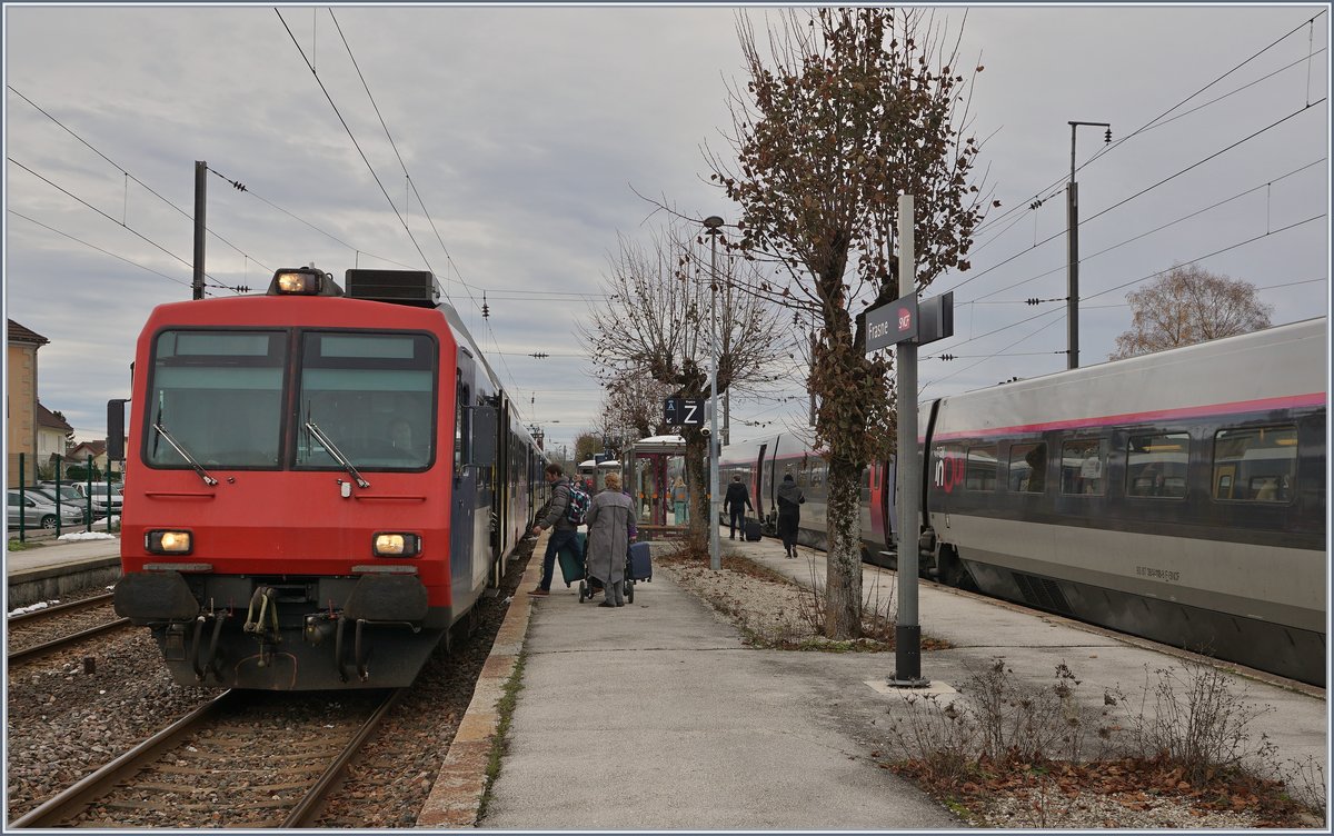 Frasne, Endstation des RE / TER von Neuchâtel - hier besteht Anschluss an und vom TGV nach Paris.

23. Nov. 2019