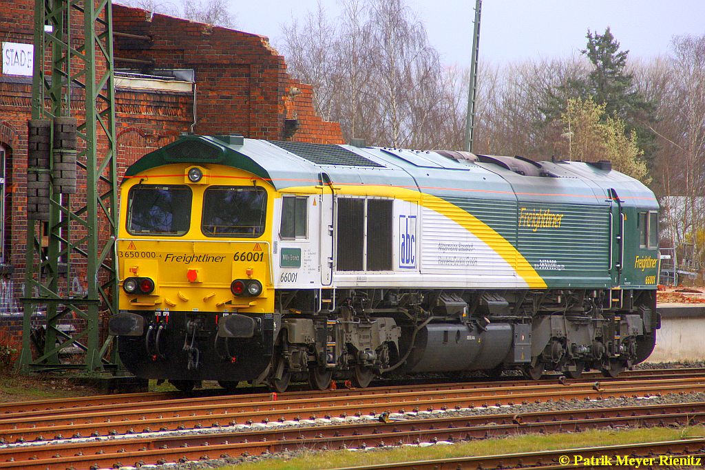 Freightliner 66001 abgestellt im Gbf. Stade am 30.03.2015