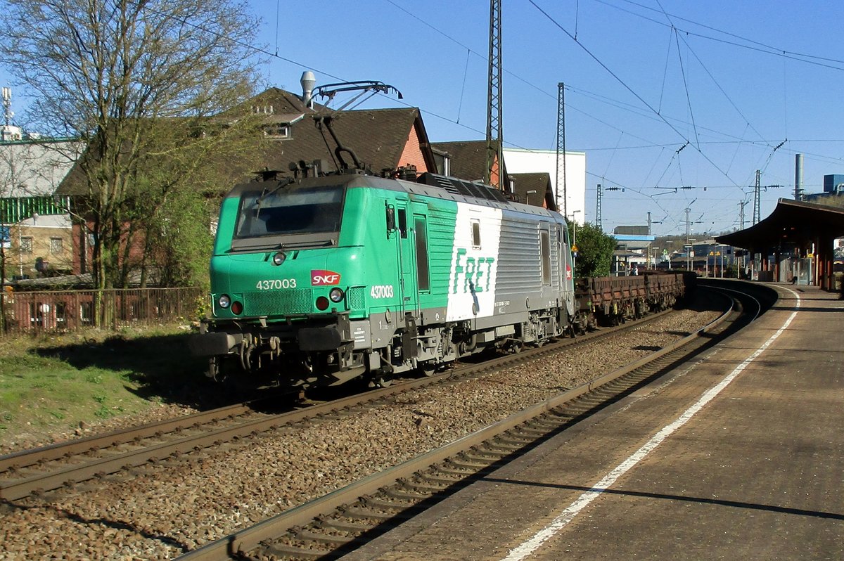 FRET 37003 durcheilt Völklingen am 27 März 2017.