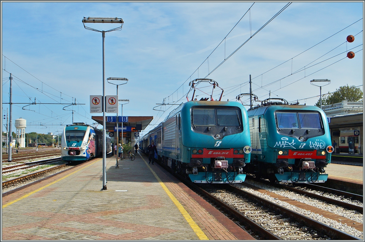 FS E 464 warten in Rimini auf die Abfahrt nach Ancona bzw. Piacenca.
17. Sept. 2014