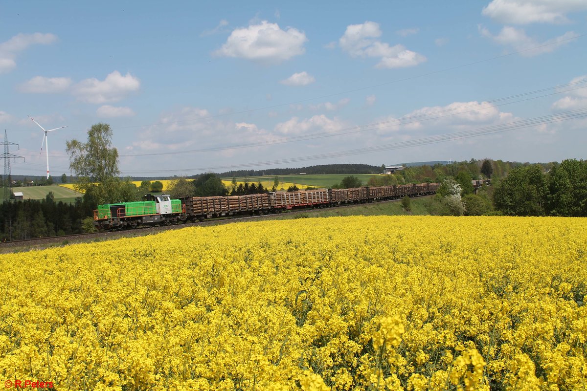 G1700.01 mit dem Sonntags Holzzug Cheb - Regensburg beim Seußener Viadukt. 17.05.20