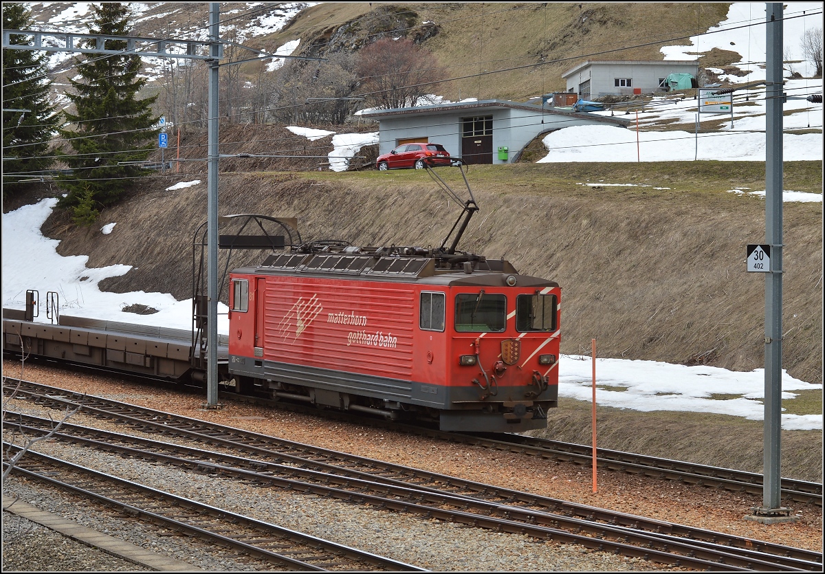 Ge 4/4<sup>III</sup> 81 Wallis in Diensten des MGB Autoverlad in Rehalp am Furkatunnel. Da sie zahnlos ist, ist ihr Dienst auf den Autoverlad am Furkatunnel beschränkt. April 2016.