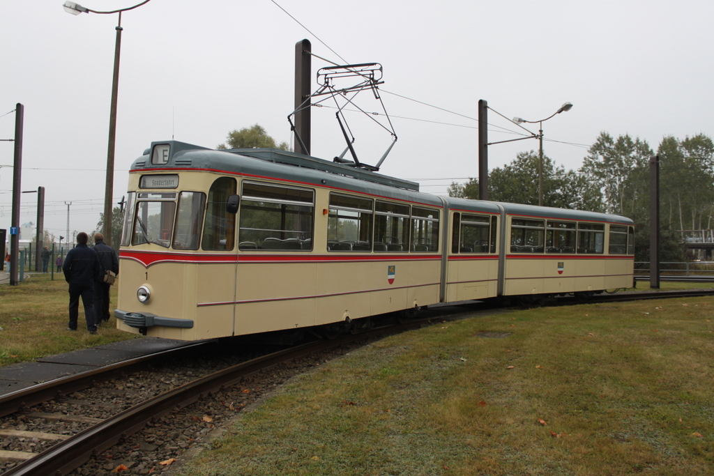 Gelenktriebwagen des Typs G4(Wagen 1)stand am 16.10.2016 vor dem Depot 12 in Rostock-Marienehe.