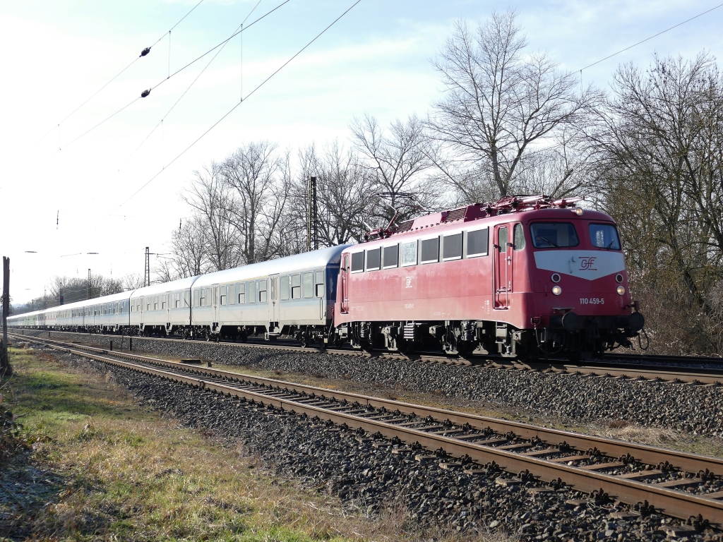 GfF - Gesellschaft f�r Fahrzeugtechnik mbH Crailsheim mit Sonderzug nach Berlin. Die
GfF 110 459 war am 09.02.2023 in Naummburg (S) Hbf mit dem DPE 19970 von Wiesloch-Walldorf nach Berlin Ostbahnhof unterwegs.
