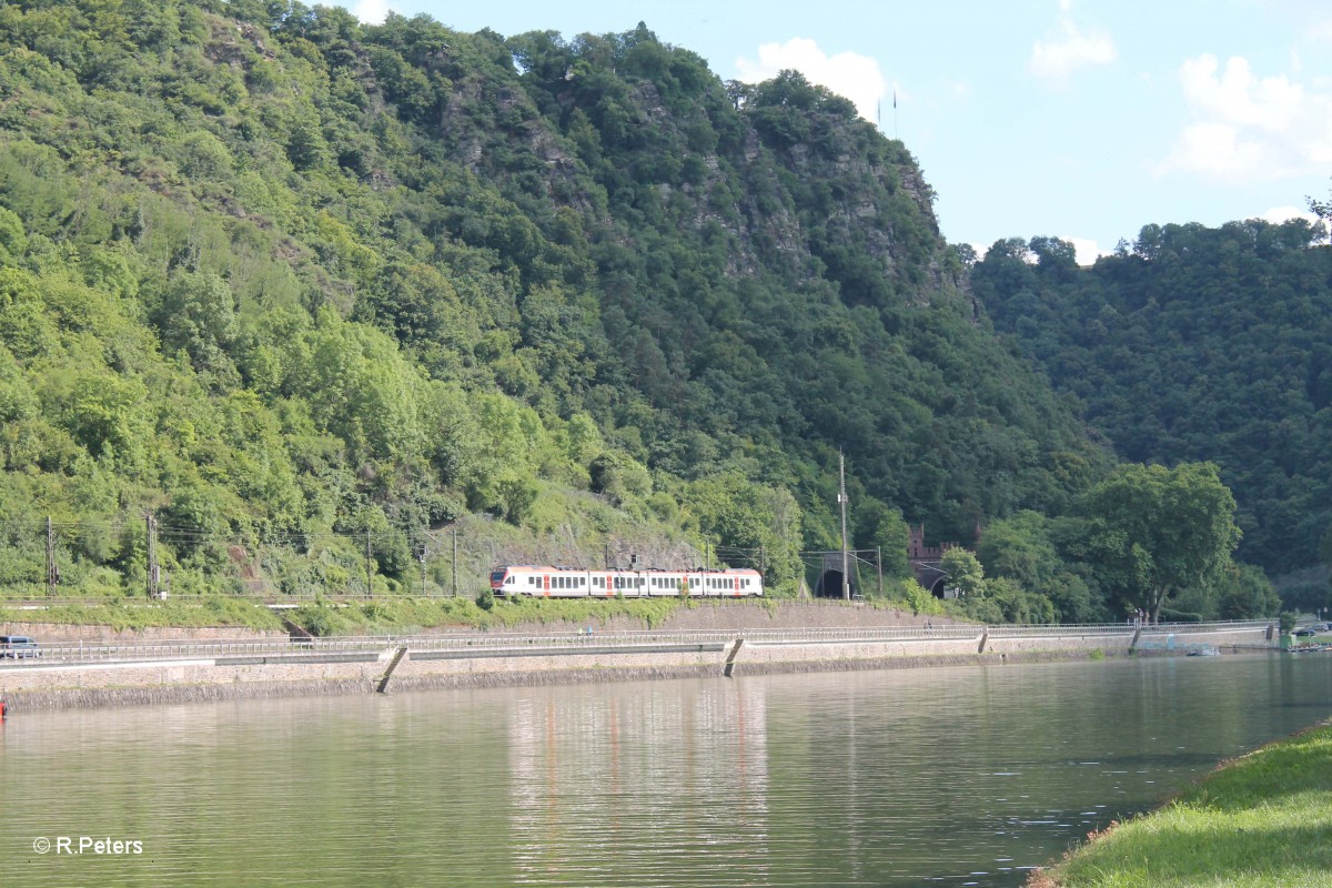 Gleich taucht sie ein in den Loreley Tunnel