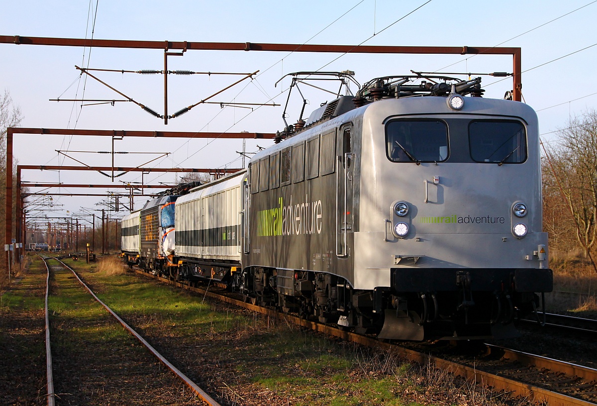 ...gut 100min nach der Ankunft verließ der Zug mit Namen DbZ 92678 um 16.29h Padborg Richtung Dessau(139 558-1 + 2797 005-1 + 189 115-9 + 2797 006-9). Dafür hatte sich das warten gelohnt. Gruß noch an alle Mitfotografen der DB Regio und aus Rendsburg und an das stets freundliche Personal der Railadventure und CFL/DSB, es war ein schöner Tag in Padborg/DK. 08.03.2014