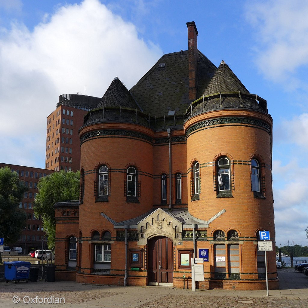 Hamburg - Notruf Hafenkante, TV-Serie des ZDF. Hafen-Polizeirevier No.2 aus dem Jahre 1899.