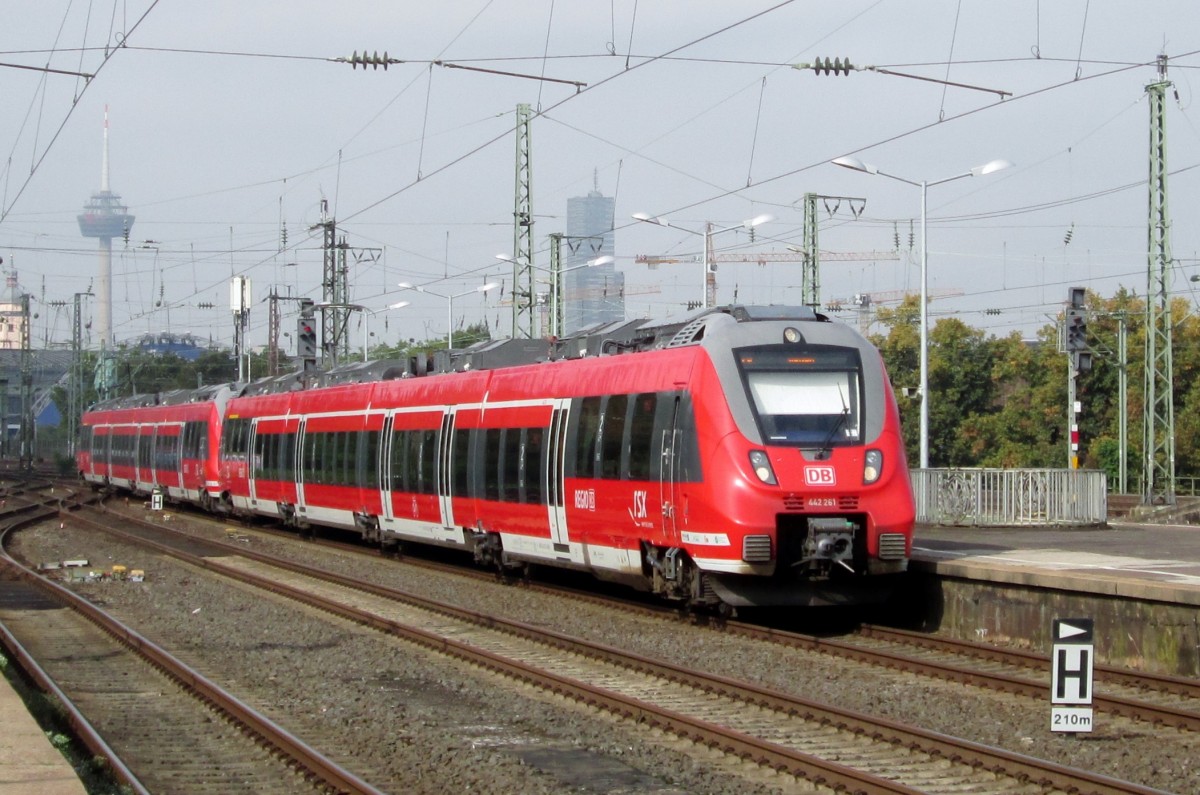 Hamsterbecken 442 261 treft am 20 September 2014 in Köln Messe/Deutz ein.