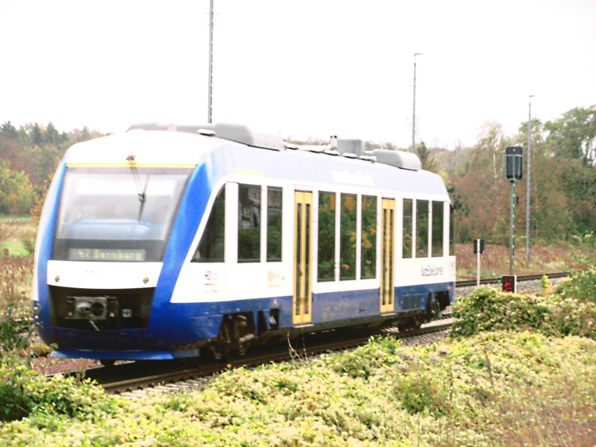 HarzElbeExpress (HEX) mit ziel Bernburg verlässt Halle-Trotha am 28.10.17