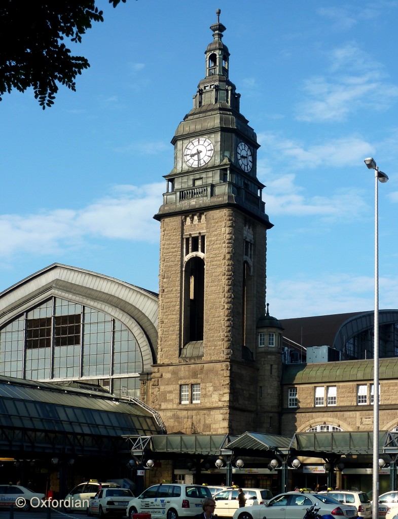 Hauptbahnhof Hamburg, gesehen vom Glockengießerwall.