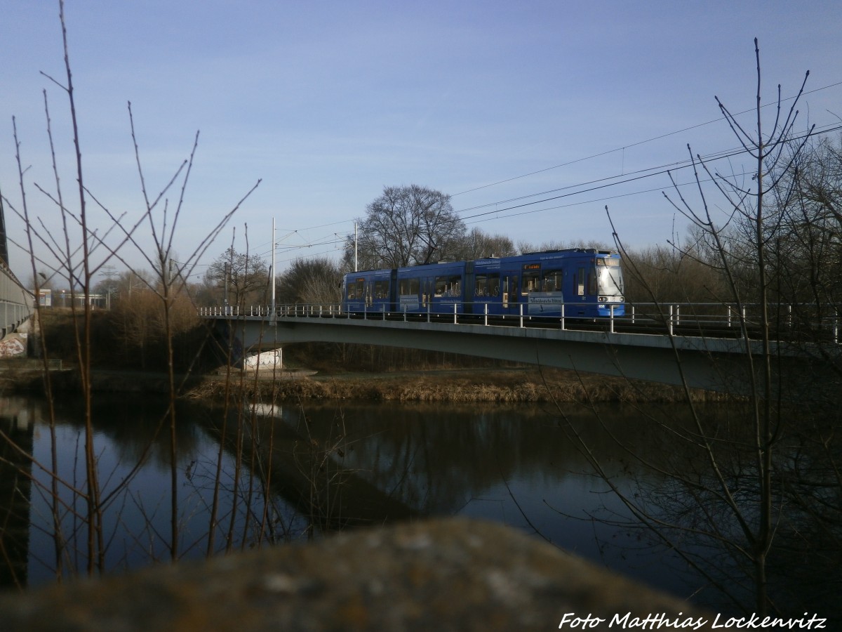 HAVAG Straenbahn unterwegs von Merseburg nach Krllwitz (Halle / Saale) am 6.1.15