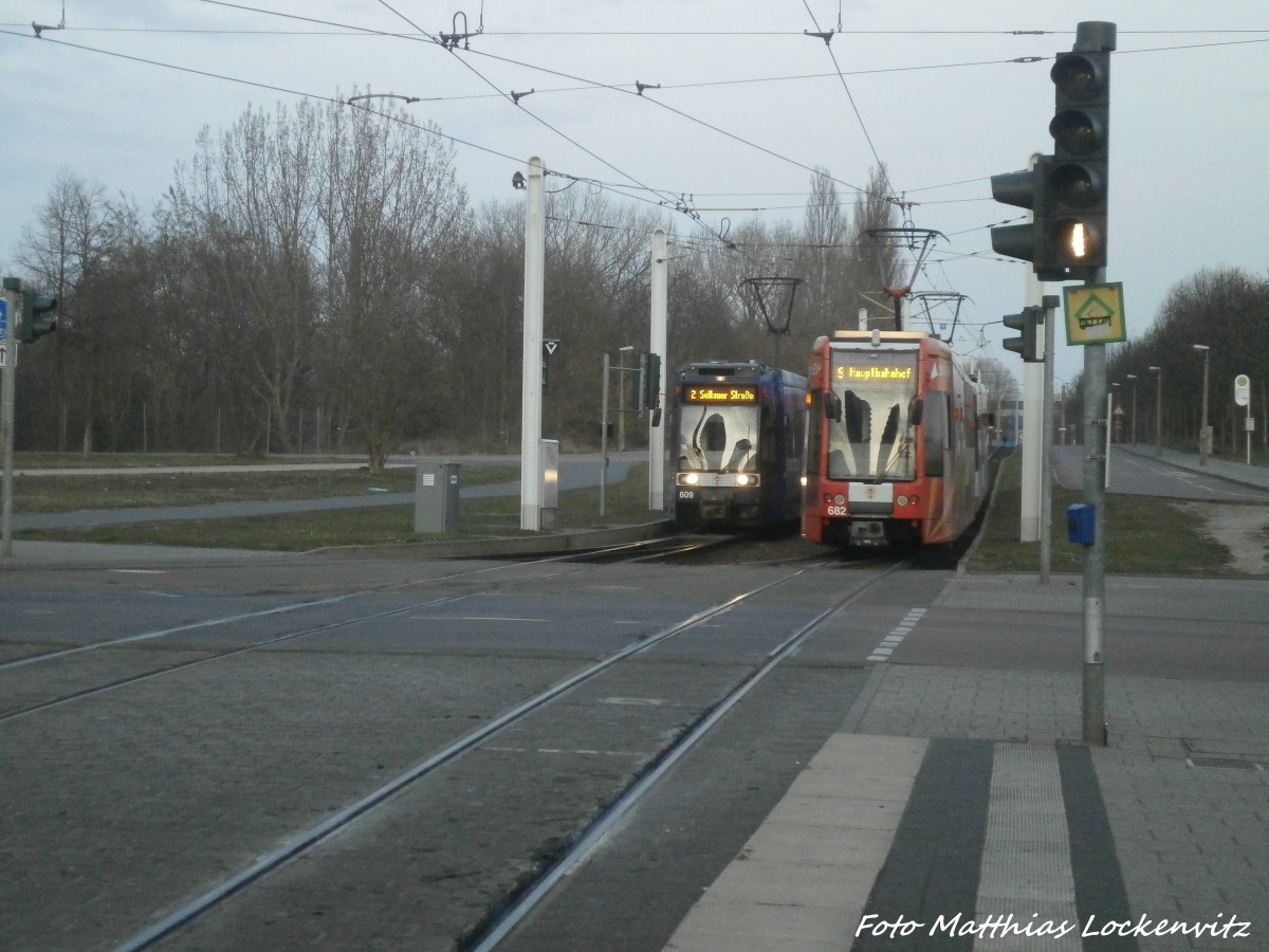 HAVAG Wagen 609 und 682 Trafen sich am Rennbahnkreuz am 7.4.15