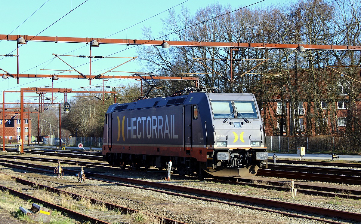 HCR 241.008-0 (REV/mgw Service Krefeld/29.05.18) wartet darauf den Snålltaget nach Schweden zu übernehmen. Pattburg 13.03.2022