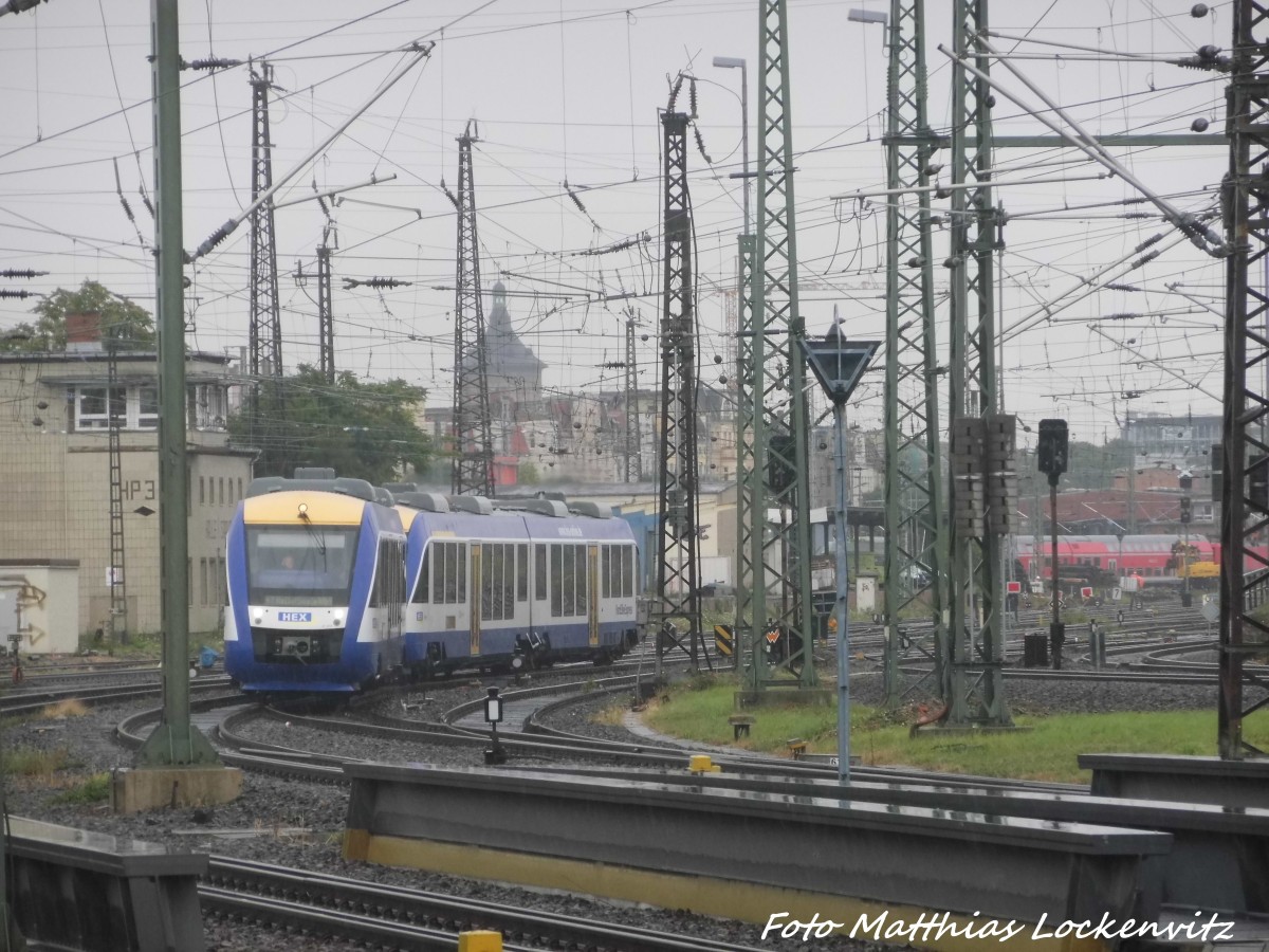 HEX Lint beim einfahren in den Bahnhof Halle (Saale) Hbf am 27.7.15