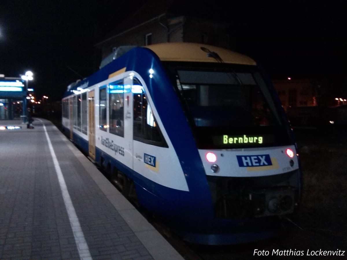 HEX VT 870 mit ziel Bernburg im Bahnhof Halle Saale Hbf am 14.2.14