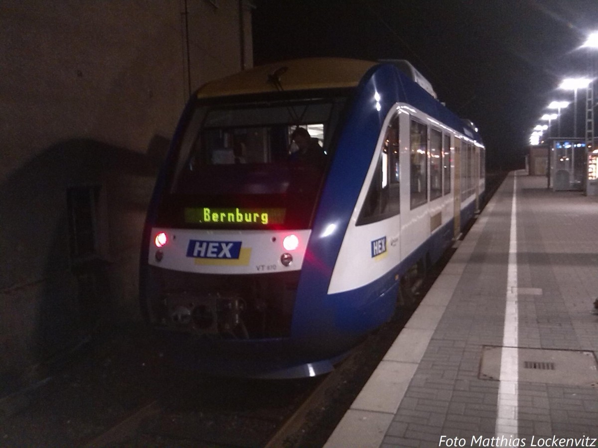 HEX VT 870 mit ziel Bernburg im Bahnhof Halle Saale Hbf am 14.2.14