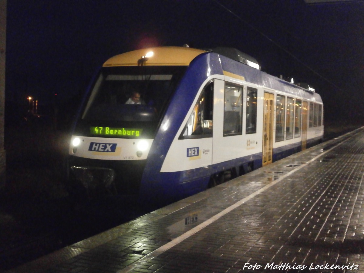 HEX VT 872 mit ziel Bernburg im Bahnhof Halle (Saale) Hbf am 4.1.15