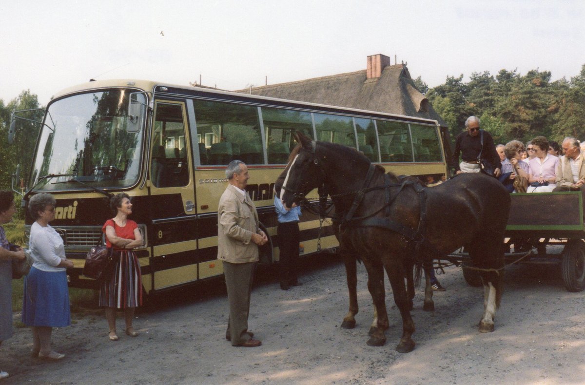 (HHT 1106) - Aus dem Archiv: Marti, Kallnach - Nr. 8/BE 102'208 - Setra im Jahr 1986