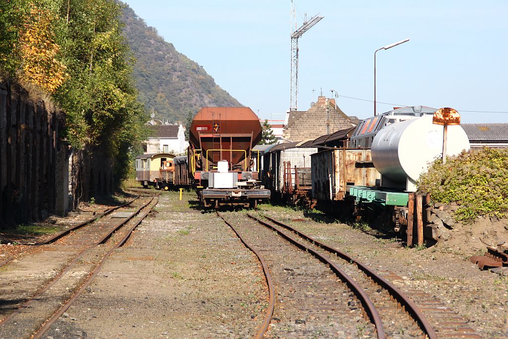 Hier mal ein Blick auf den kleinen Güterbereich der Schmalspurabteilung im Bhf von Brohl bei der Brohltalbahn. 30.09.12