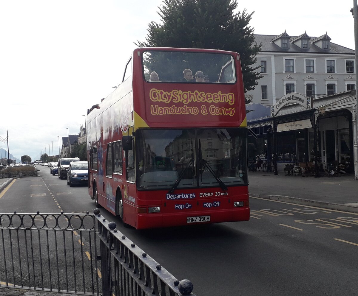 HNZ 3909, a 2000 Volvo B7TL with Plaxton President bodywork, new as W472 WGH to London General as fleet number PVL72. Originally carrying H41/21D body, it was rebuilt in 2014 to O41/19D and is now operated by Alpine Travel on behalf of City Sightseeing in Llandudno, on the Llandudno and Conwy Tour.
Llandudno, Wales 30th July 2022.