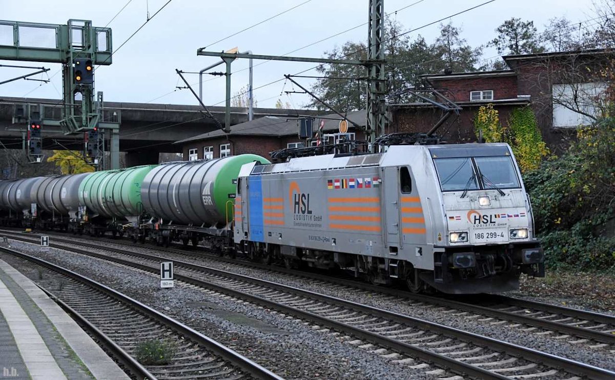 HSL 186 299-4 fuhr mit einen tanker durch hh-harburg,18.11.20