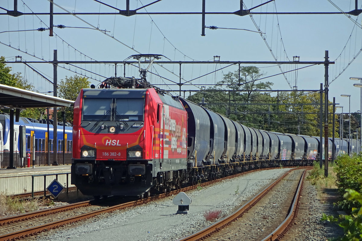 HSL 186 382 verlsst mit ein Getreidezug Oss am 14 Augustus 2019. 