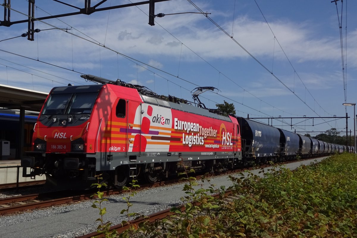 HSL 186 382 verlsst mit ein Getreidezug Oss am 14 Augustus 2019. 