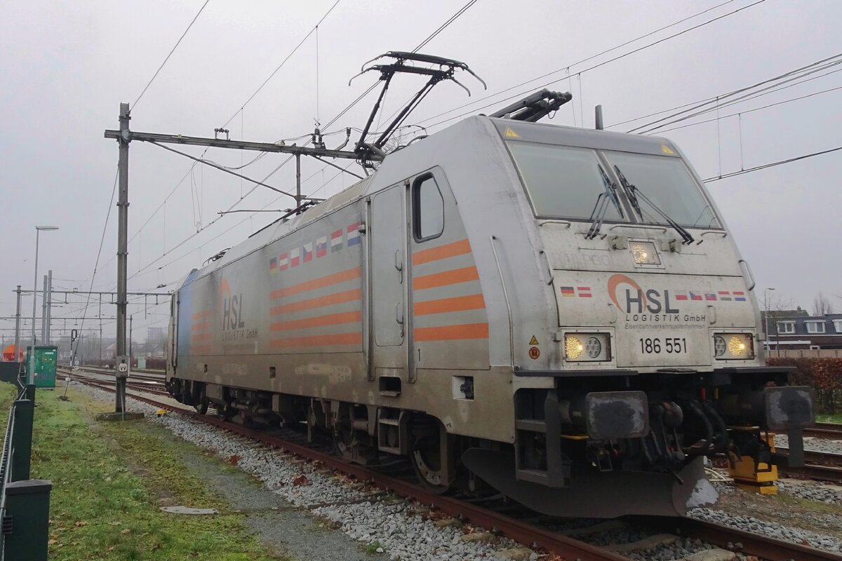 HSL 186 551 steht in Oss am feuchtem 14 Januar 2022.