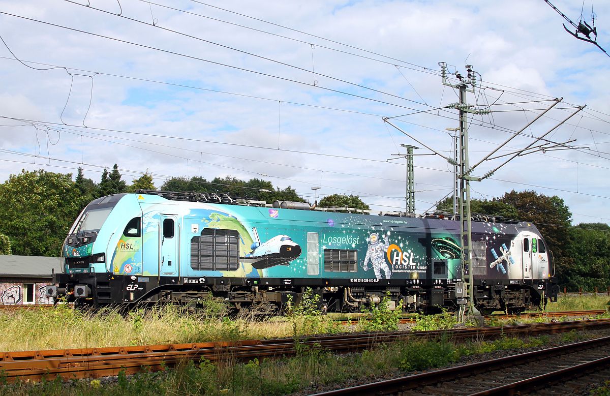 HSL/ELP 2019 326 hat am 17.8.2026 einen D�ngerzug nach Norden gebracht und wurde in Flensburg am stillgelegten Reiterstellwerk Fo abgestellt. 