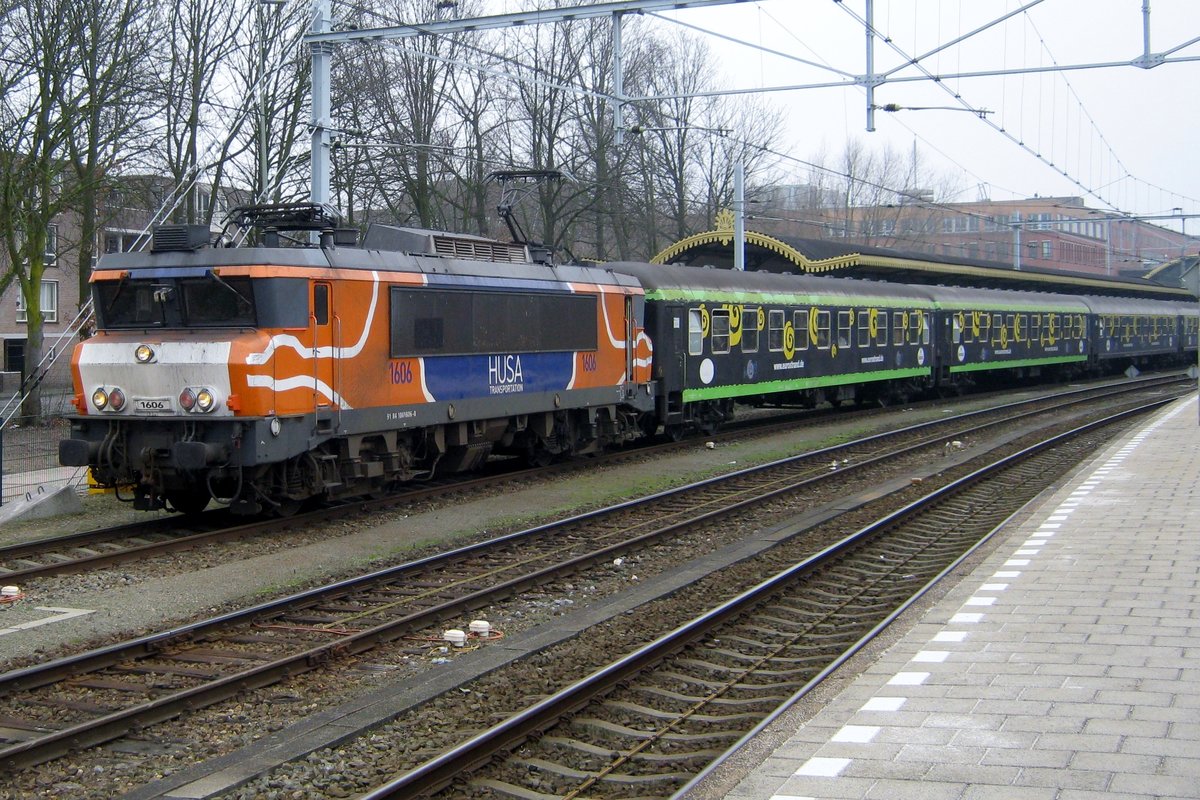 HUSA 1606 verlässt 's Hertogenbosch am 4 März 2012.