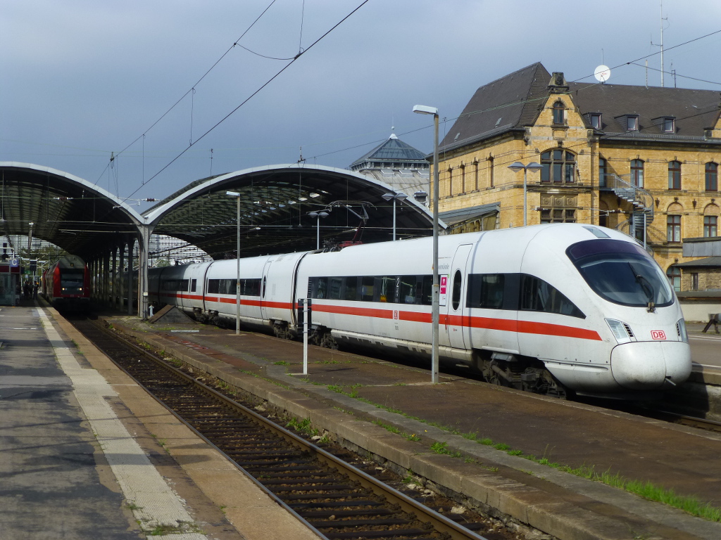 ICE Travemünde wartet in Halle (S) Hbf auf die Abfahrt Richtung Innsbruck, 20.9.14.