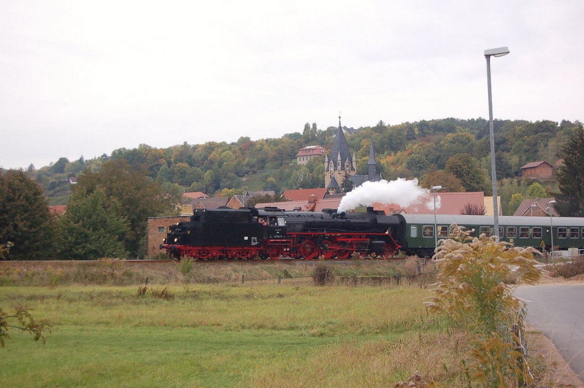 IGE Werrabahn 41 1144-9 mit dem RE 16194  Rotk�ppchen-Express II  von Karsdorf nach Eisenach, am 05.10.2013 in Ro�bach. (Foto: dampflok015)