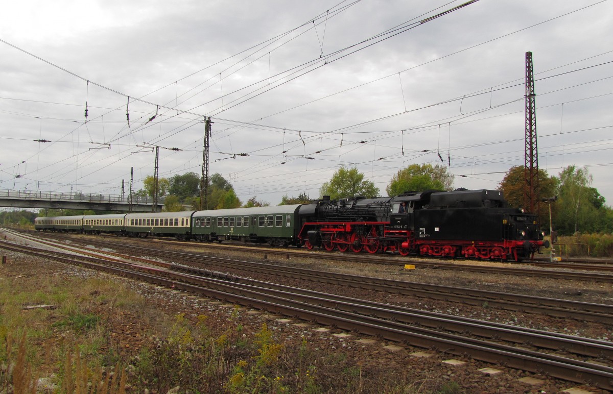 IGE Werrabahn-Eisenach 41 1144-9 mit dem RE 16197  Rotk�ppchen-Express II  von Camburg nach Freyburg, am 05.10.2013 in Naumburg Hbf.