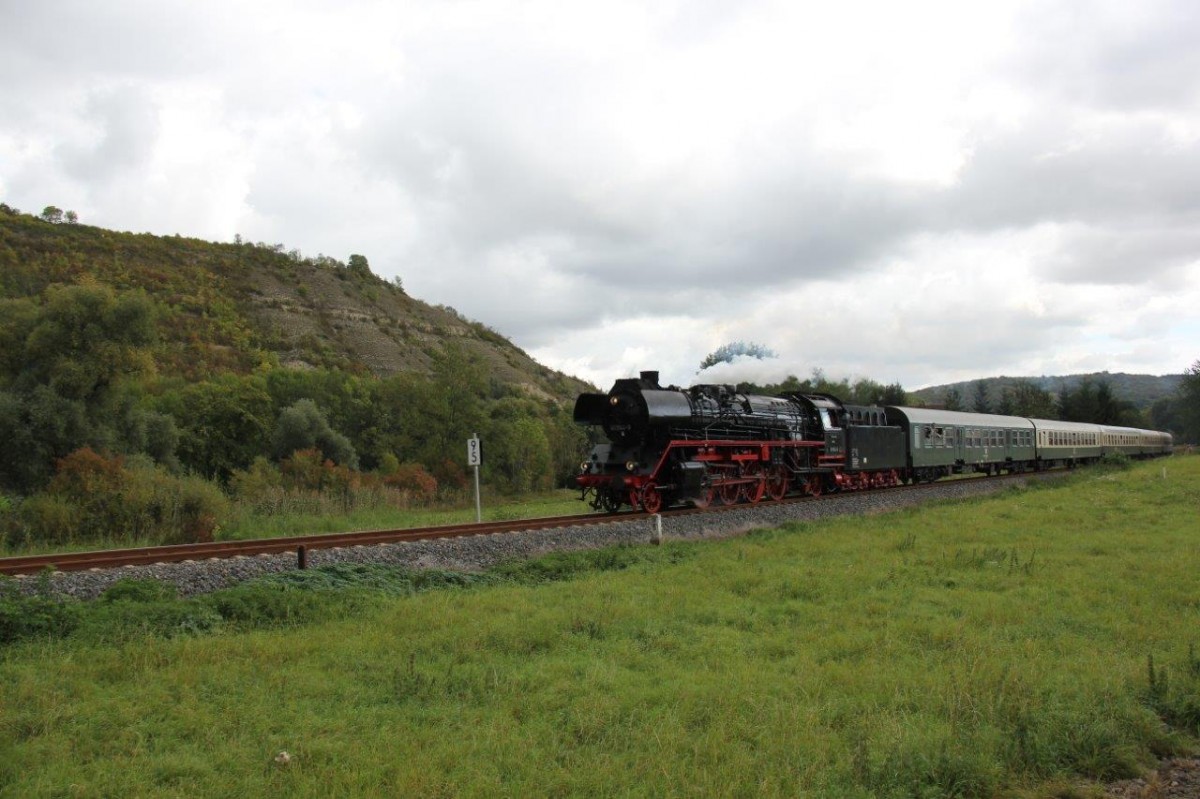 IGE Werrabahn-Eisenach 41 1144-9 mit dem Lr 16278 von Freyburg zur Abstellung nach Karsdorf, am 27.09.2015 bei Balgstädt. (Foto: Wolfgang Krolop)