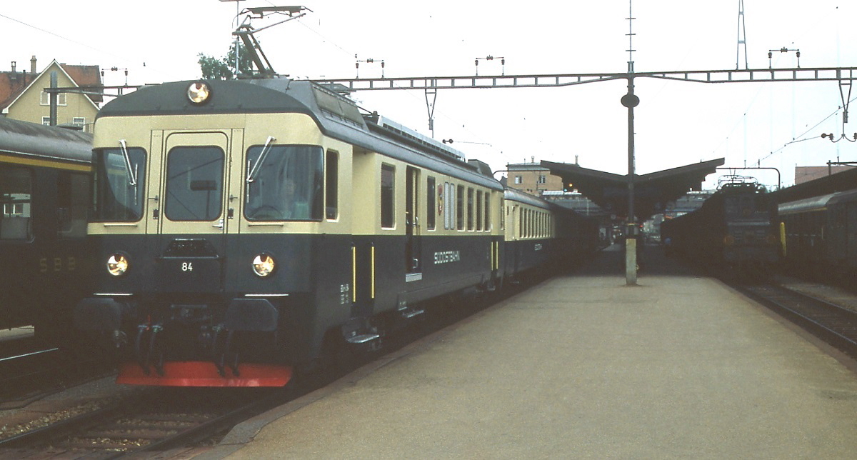 Im Frhjahr 1979 steht BDe 4/4 84 der Sdostbahn abfahrbereit im Bahnhof Romanshorn