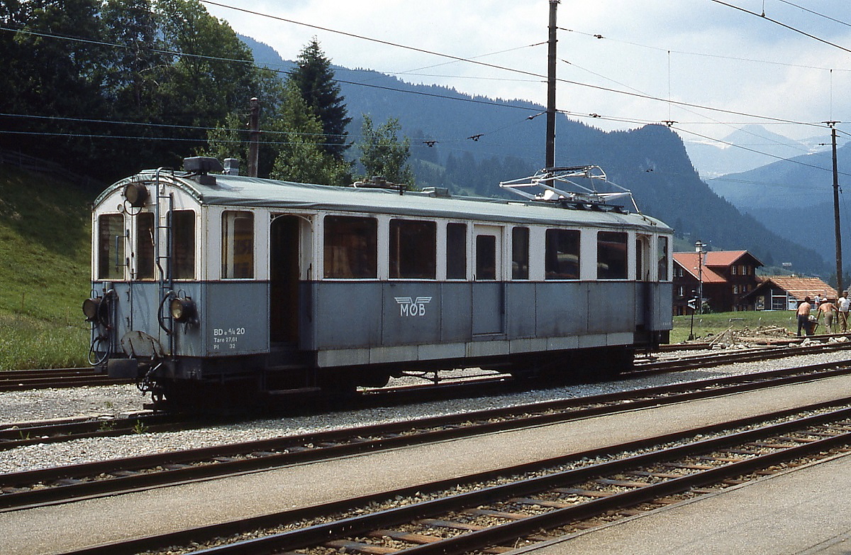 Im Mai 1981 war der 1906 in Dienst gestellte BDe 4/4 20 der MOB noch als Rangierfahrzeug in Gstaad eingesetzt