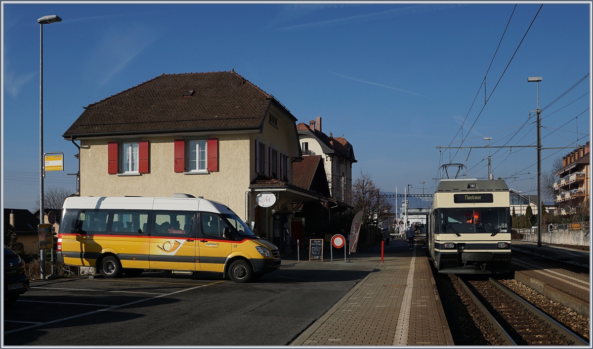 In Chernex an der MOB Strecke Montreux Zweisimmen vermittel ein Post-Bus Anschluss ans Vallée de Villars.
15. Dez. 2016