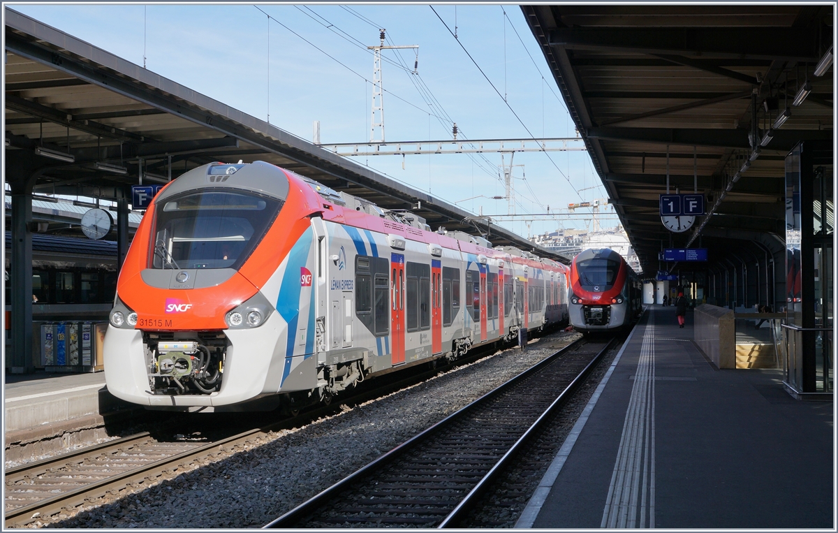 In Genève wartet der SNCF X 31515 M auf die Abfahrt in Richtung Annecy und im Hintergrund der Z 31525 M auf die Weiterfahrt nach Coppet.

21. Feb. 2020