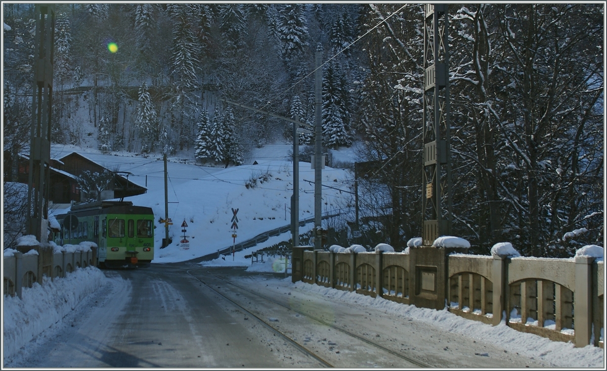 In Les Plnaches verzweigt sich die Strecke in die Streckenäste von und nach Aigle (rechts) und von und nach Les Diablerets.
In der Regel fahren alle Züge über die Brücke bis nach Le Sepey. (Spitzkehre/Kopfbahnhof, siehe auch Gioposition).
25. Jan. 2014