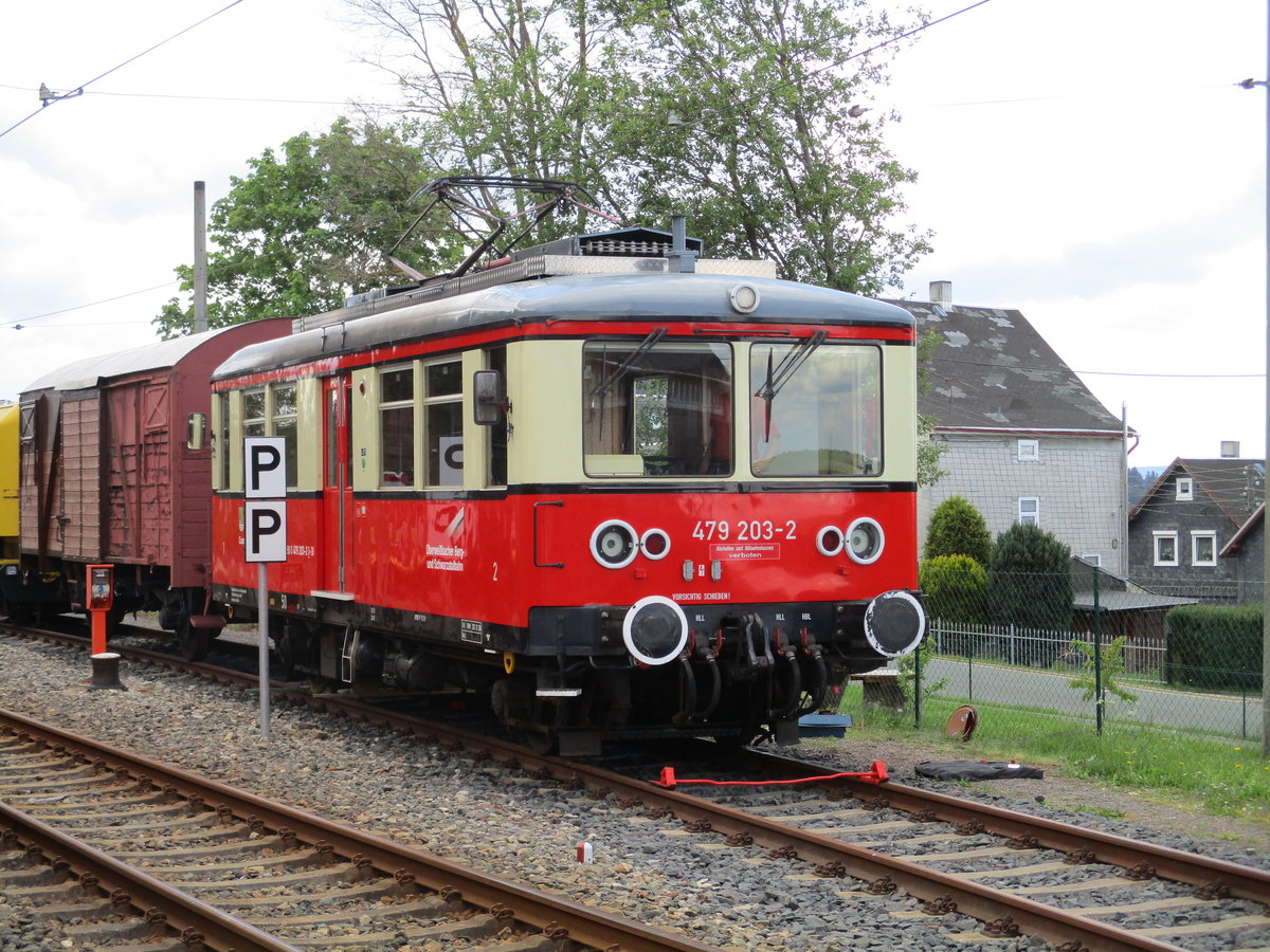 In Lichtenhain stand abgestellt der 479 203 am 27.Mai 2020.