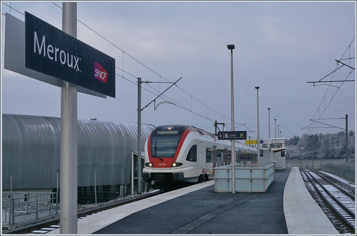 In Meroux (TGV) wartet der SBB RABe 522 206 auf die baldige Abfahrt nach Biel/Bienne.
11. Jan. 2019