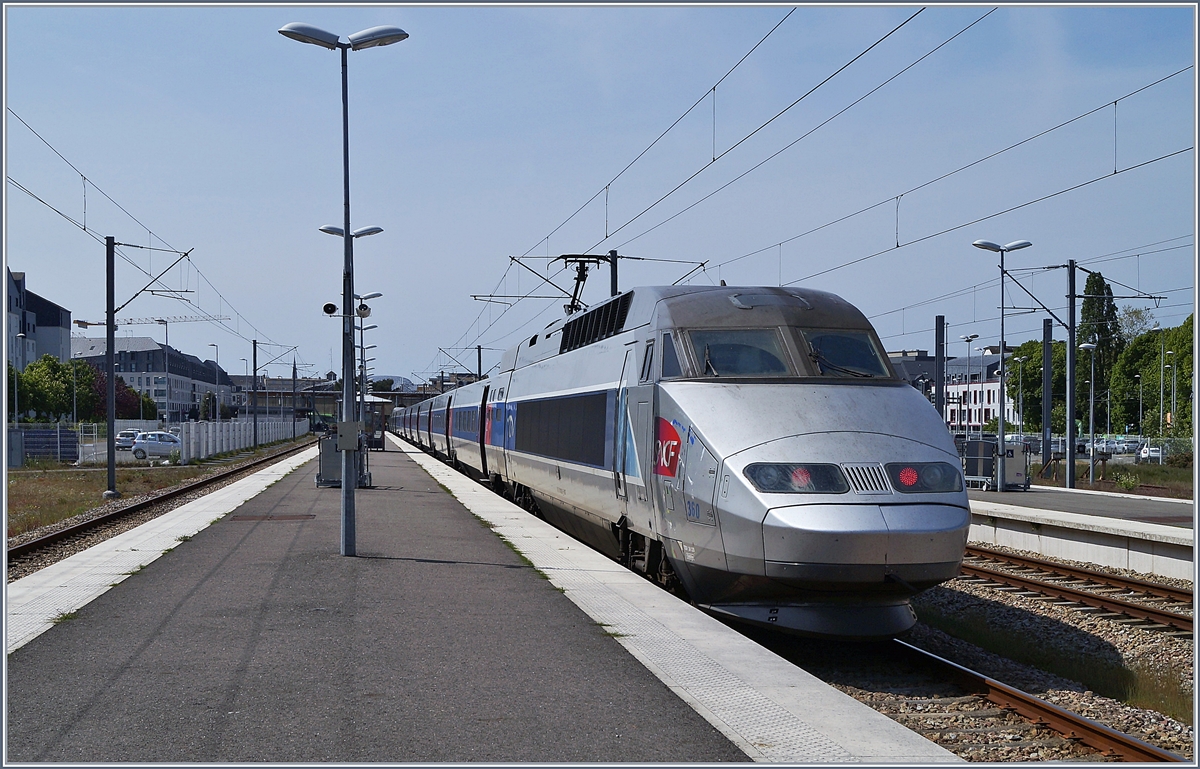 In Saint Malo wartet ein TGV auf die Fahrt nach Paris.

6. Mai 2019