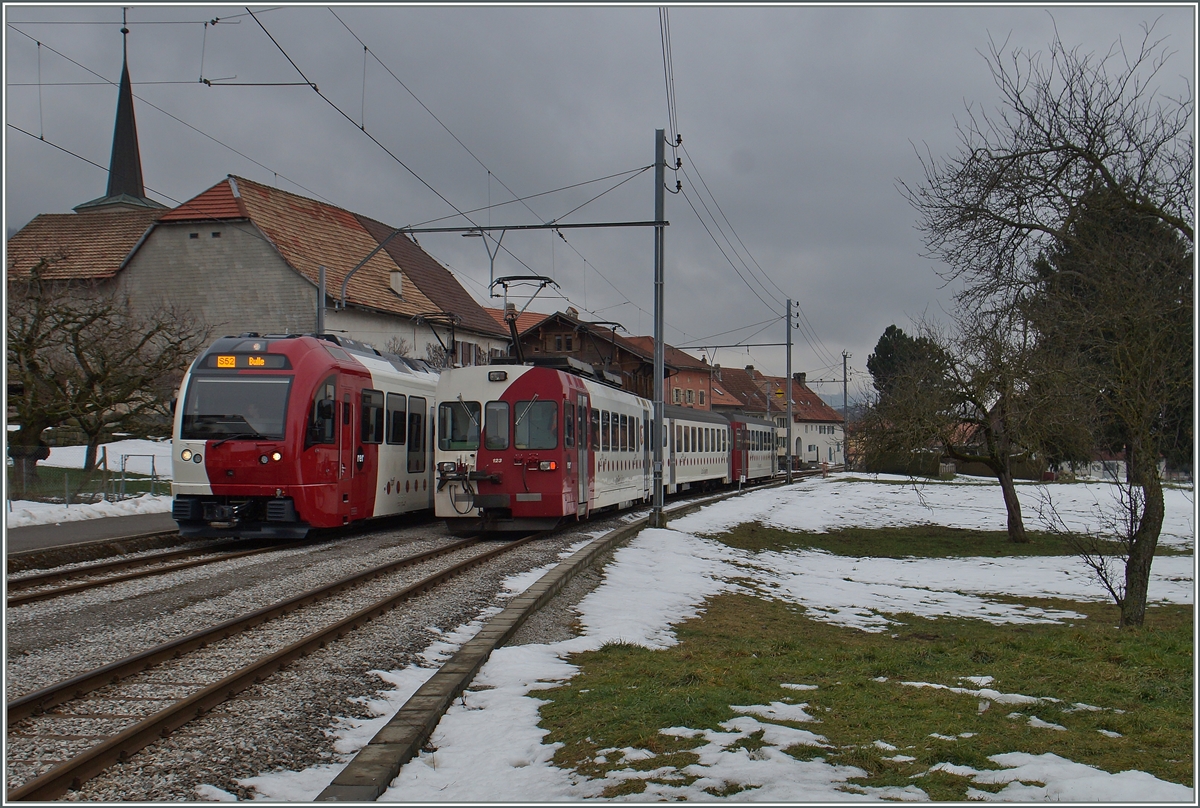 In Semsales kreuzen sich die S 52 und S50. 
29. Jan. 2016