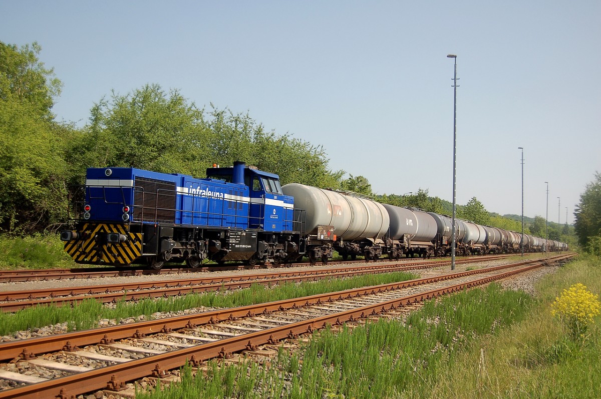 InfraLeuna 206 brachte am 22.05.2014 Kesselwagen nach Karsdorf Bbf. Die Kesselwagen wurden dann im Anschluss der EBS abgestellt. (Foto: dampflok015)