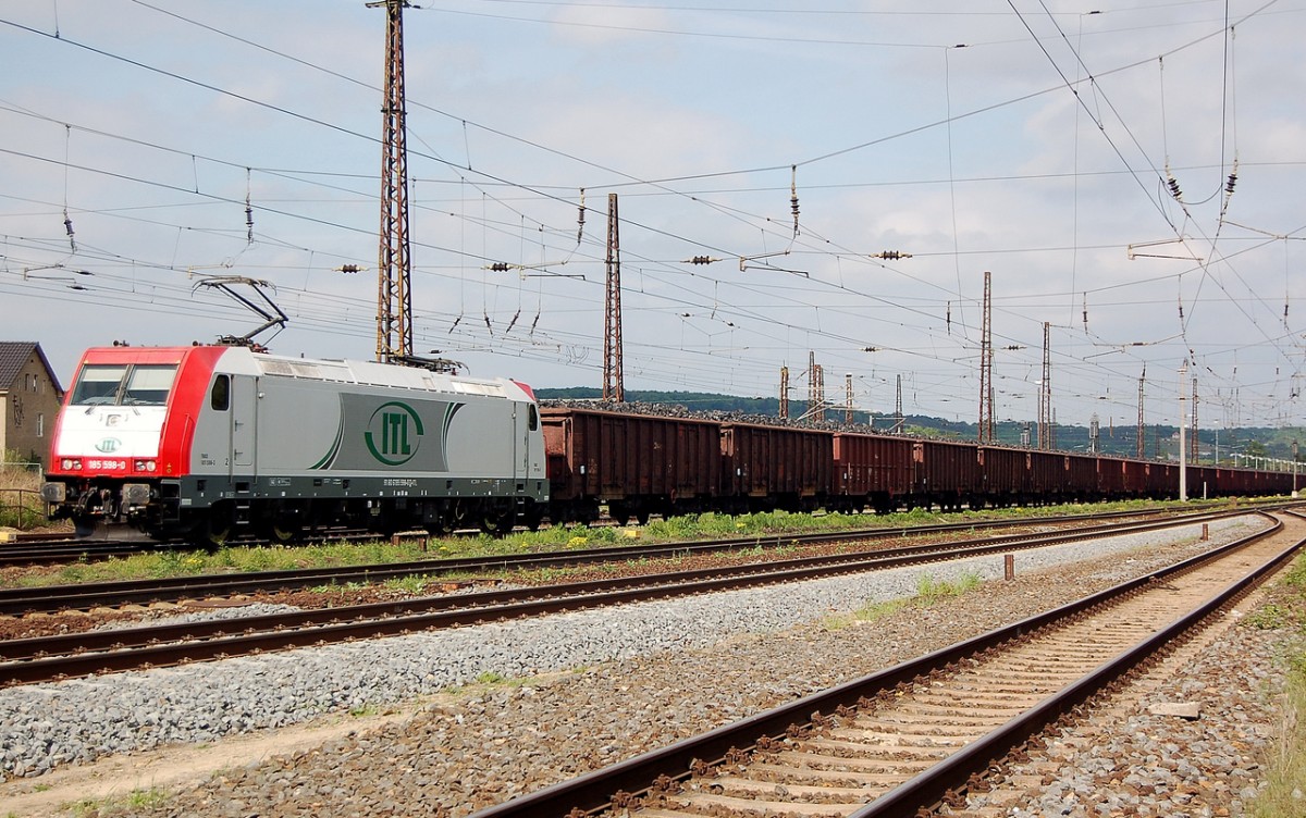 ITL 185 598-0 mit Kohlewagen Richtung Bad K�sen, am 04.05.2014 in Naumburg Hbf. (Foto: dampflok015)