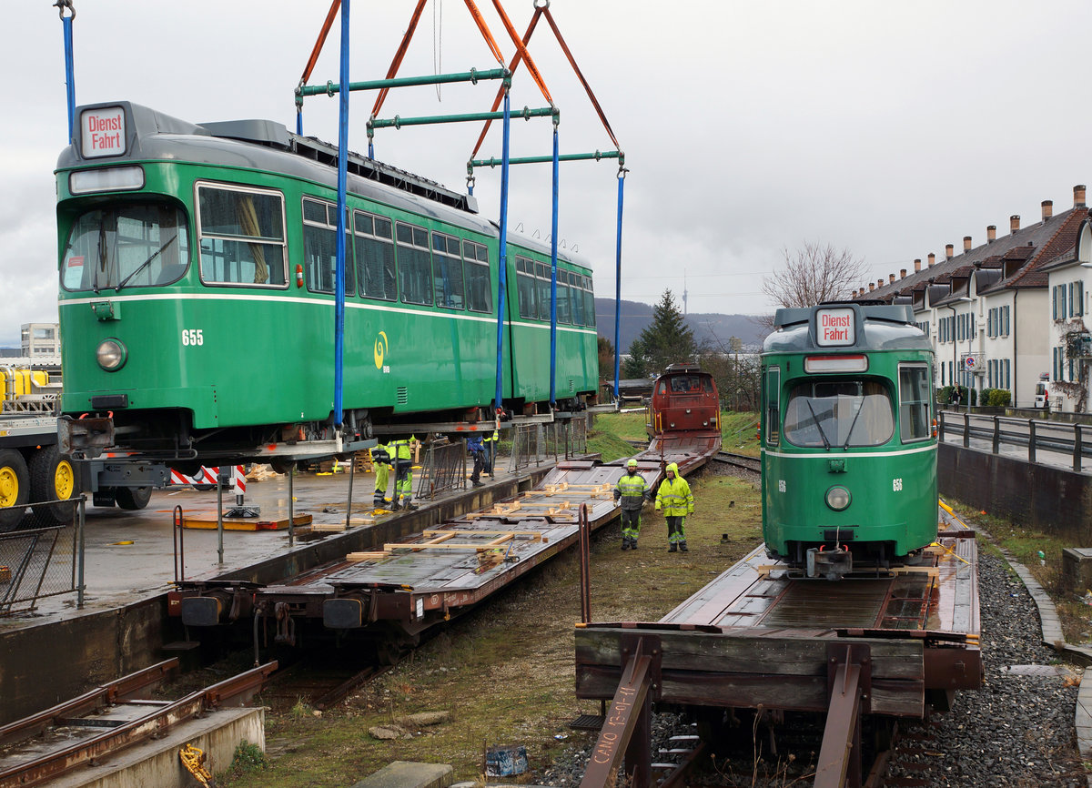 Jahresrckblick 2016
von Walter Ruetsch, Riedholz
Februar
BVB: 
Ab dem 1. Februar 2016 wurden beim Depot Dreispitz Basel die letzten 14 Be 4/6 fr die Reise nach Belgrad verladen.
